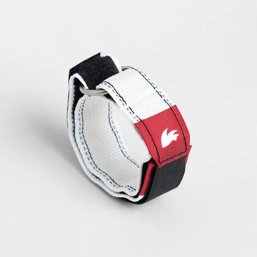 Rooster Clew Strap for Laser/ILCA/Feva - 50mm (130556)

Roosters ultimate clew tie down.&nbsp;

This simple and clever design holds the clew tightly in place for optimal sail shape. It is easy&nbsp; to fit and slides freely on the boom with outhaul adjustment.

This item is for 50mm boom diameter to suit Laser/ILCA and Feva, but can be used on other classes of boat as well.