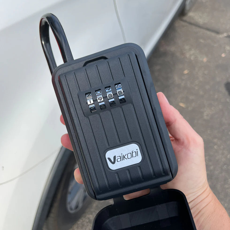Vaikobi Key Lock Box (VK-266-BK)

HIT THE WATER WITH CONFIDENCE THAT YOUR CAR KEY IS SAFE!

The common problem for all Ocean Athletes is what to do with you car key when you are on the water? Well Vaikobi has you covered with&nbsp;The Vaikobi Keylock Box&nbsp;which will fit majority large modern Vehicle keys and securely store them when you are on the water.