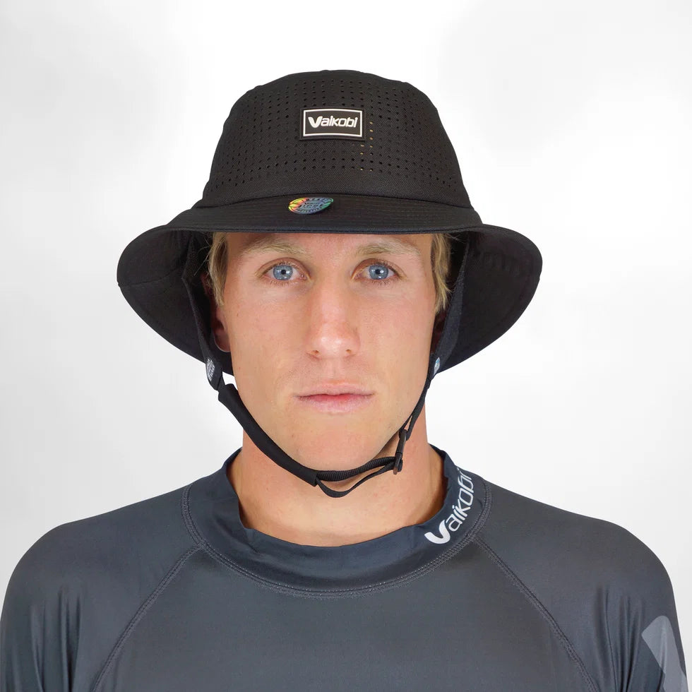Vaikobi IPS Bucket Bump Hat with strap - Dinghy Sailing Head Protection (helmet) - Black (VK-406-BK)

LIGHTWEIGHT BUMP, KNOCK &amp; CUT PROTECTION FOR WATERSPORTS

Vaikobi's NEW IPS - IMPACT PROTECTION SYSTEM - The perfect solution to dinghy sailing head protection. A great and comfortable alternative to a full dinghy sailing helmet.